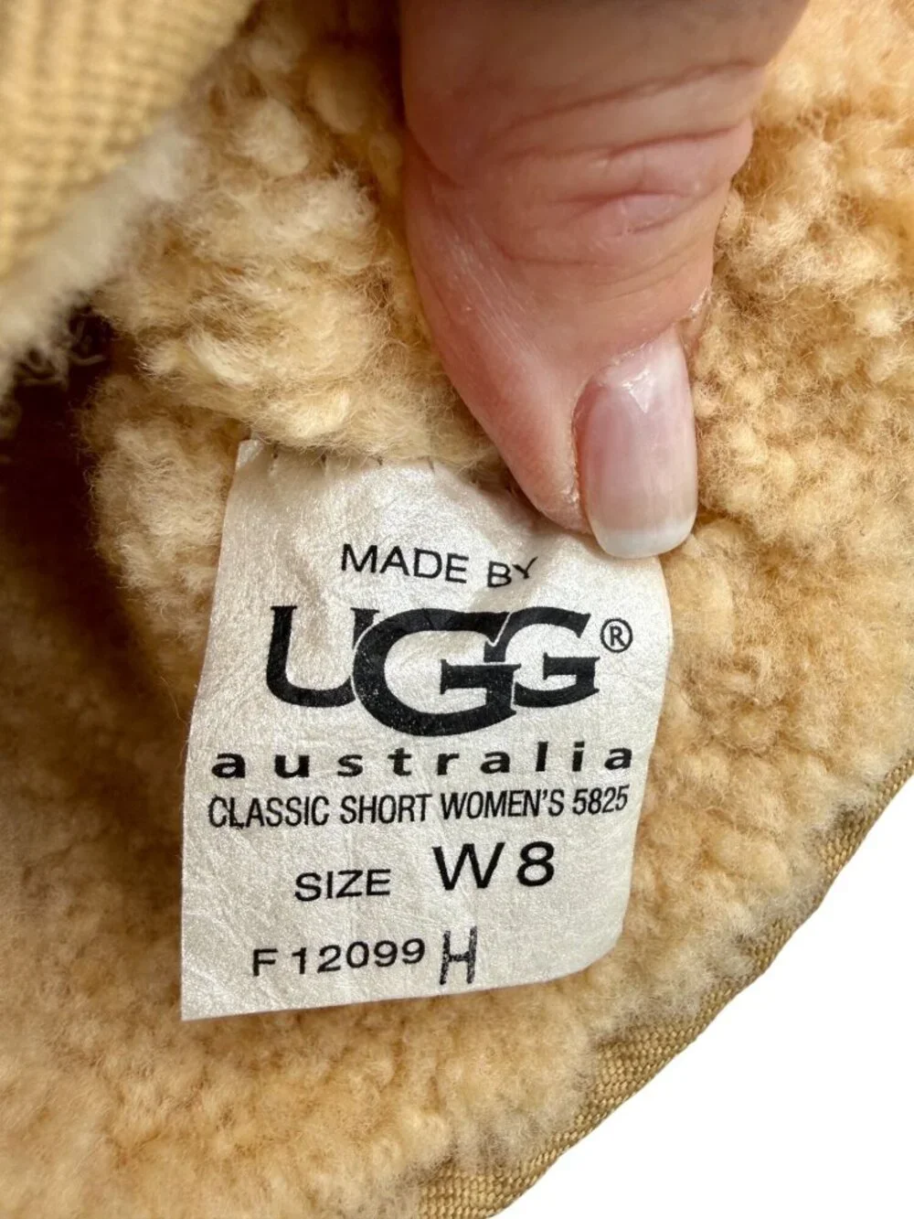UGG Australia Classic Short Boots in Sand NWOT - Size 8